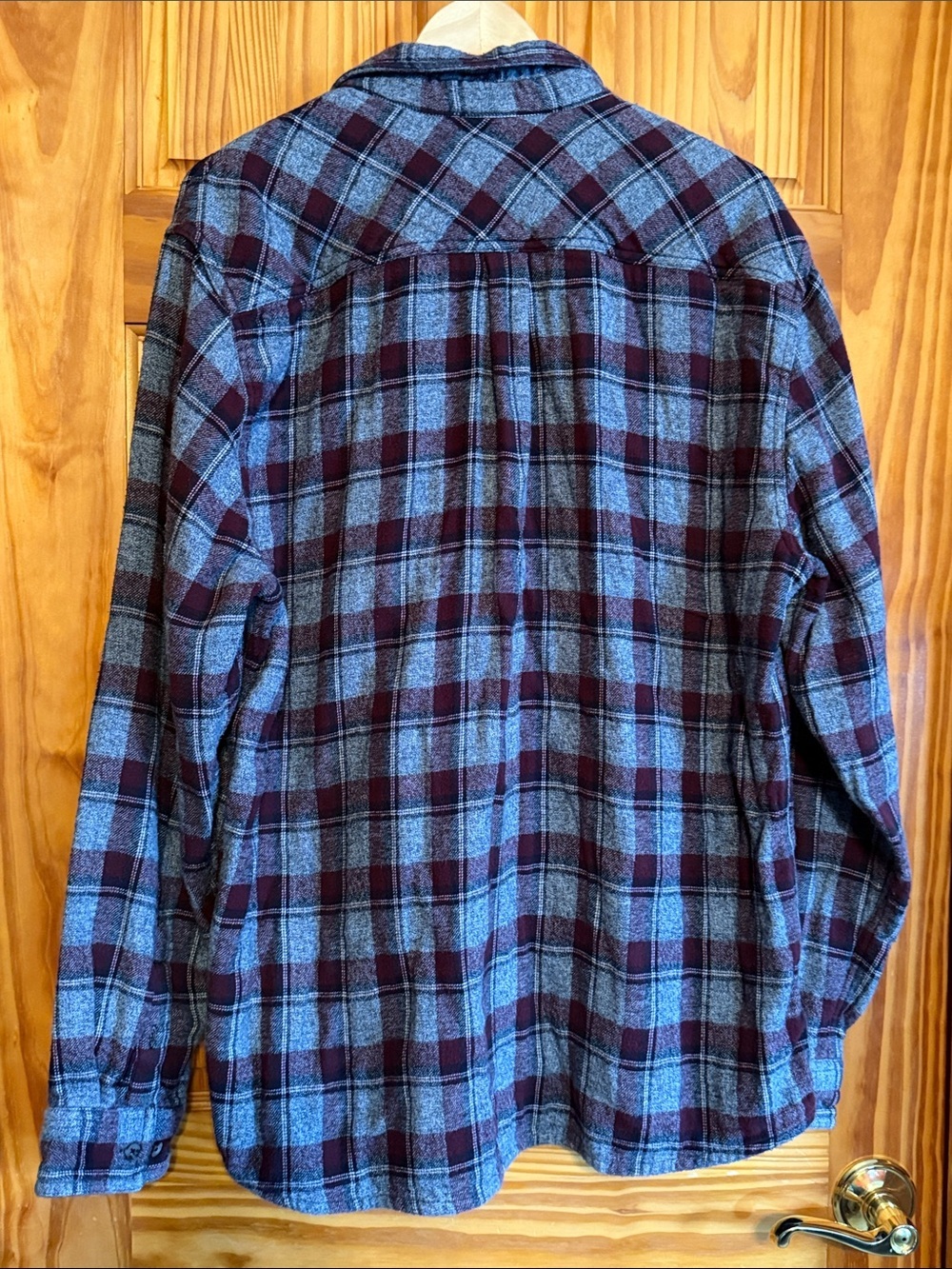 Men's Zip-Front Plaid Shirt Jacket in Gray and Burgundy - Picture 7 of 7
